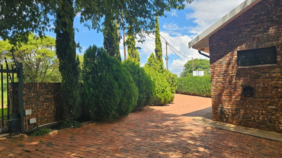 10 Bedroom Property for Sale in Warrenton Northern Cape